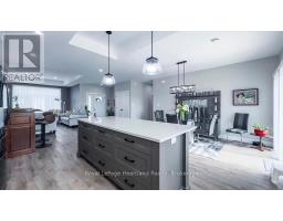 648 GLORIA STREET - 18