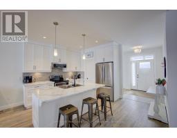 160 RIDGEWOOD CRESCENT - 12