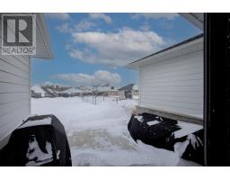 160 RIDGEWOOD CRESCENT - 33