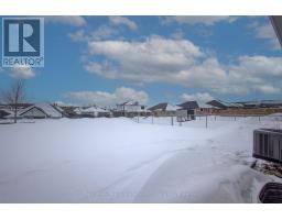 160 RIDGEWOOD CRESCENT - 34