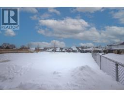 160 RIDGEWOOD CRESCENT - 39