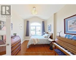 4-10 CONRAD DRIVE - 27