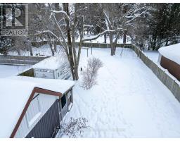 183 HURON ROAD - 36