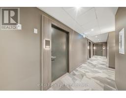 1810 - 15 WELLINGTON STREET S - 22