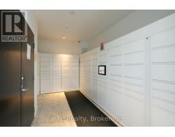 1810 - 15 WELLINGTON STREET S - 24