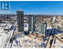 1810 - 15 WELLINGTON STREET S - 5