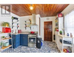 14 CATHERINE STREET E - 10