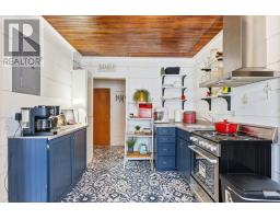 14 CATHERINE STREET E - 11