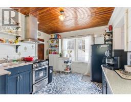 14 CATHERINE STREET E - 13