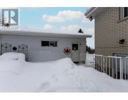 94 WILLIAM STREET N - 31