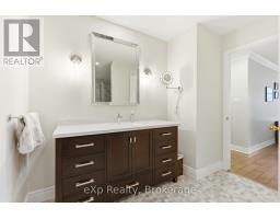 206 - 30 FRONT STREET - 25