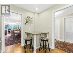 206 - 30 FRONT STREET - 8