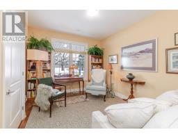 27 NORTH POINTE DRIVE - 18