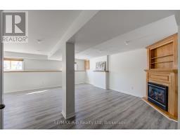 29 DUNSFORD CRESCENT - 25