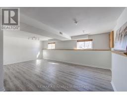 29 DUNSFORD CRESCENT - 26