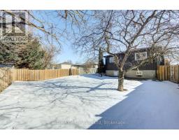 29 DUNSFORD CRESCENT - 40