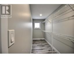 16 ROBERTS STREET N - 12