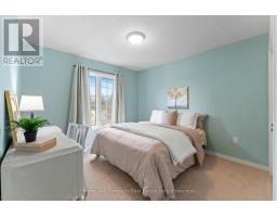 30 CARRIAGE LANE - 17