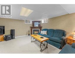 30 CARRIAGE LANE - 25