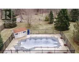 30 CARRIAGE LANE - 32