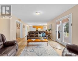 30 CARRIAGE LANE - 6