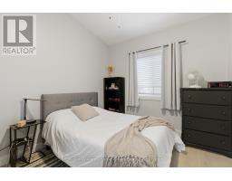 989 NORTHFIELD DRIVE E - 22