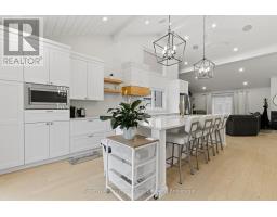 989 NORTHFIELD DRIVE E - 8