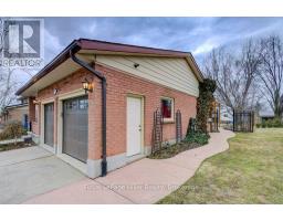 84 FRANKLIN DRIVE - 34