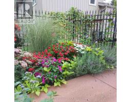 84 FRANKLIN DRIVE - 44