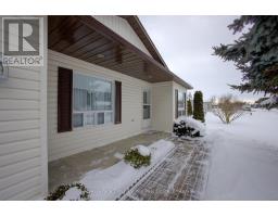 101 MEADOWVIEW LANE S - 31