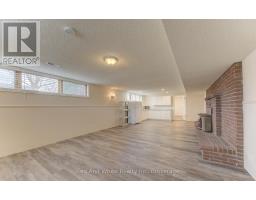 449 GREENFIELD AVENUE - 21