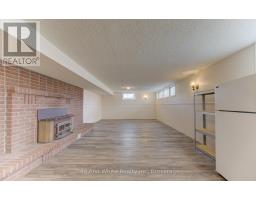 449 GREENFIELD AVENUE - 22