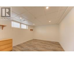 449 GREENFIELD AVENUE - 23