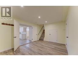 449 GREENFIELD AVENUE - 24