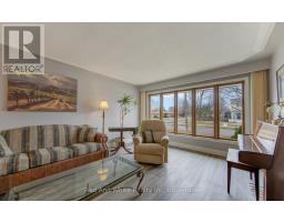 449 GREENFIELD AVENUE - 5