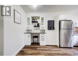 64 - 279 BLUEVALE STREET N - 9