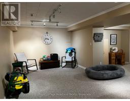 459 RICHARD CRESCENT - 18