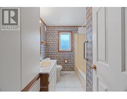 43 REDFORD DRIVE - 28