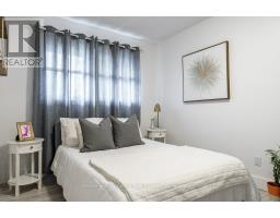 283 REDFORD CRESCENT - 13