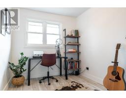 283 REDFORD CRESCENT - 15