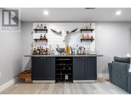 283 REDFORD CRESCENT - 19