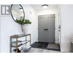 283 REDFORD CRESCENT - 2