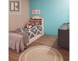 6 EARLSCOURT CRESCENT - 11