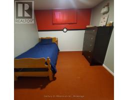 6 EARLSCOURT CRESCENT - 12