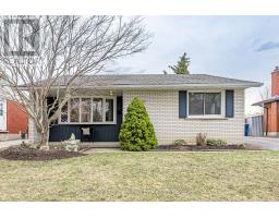 292 REDFORD CRESCENT - 1