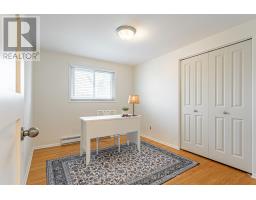 292 REDFORD CRESCENT - 14