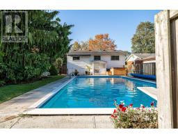 292 REDFORD CRESCENT - 28