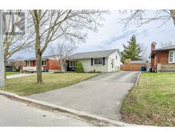 292 REDFORD CRESCENT - 30