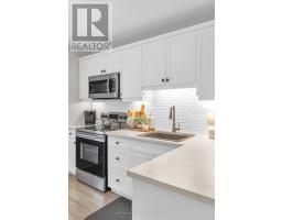 194 DUNDAS STREET N - 17