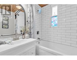 194 DUNDAS STREET N - 18